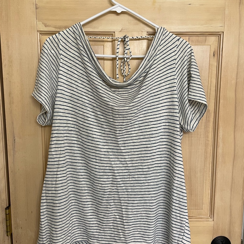 Scoop neck tee